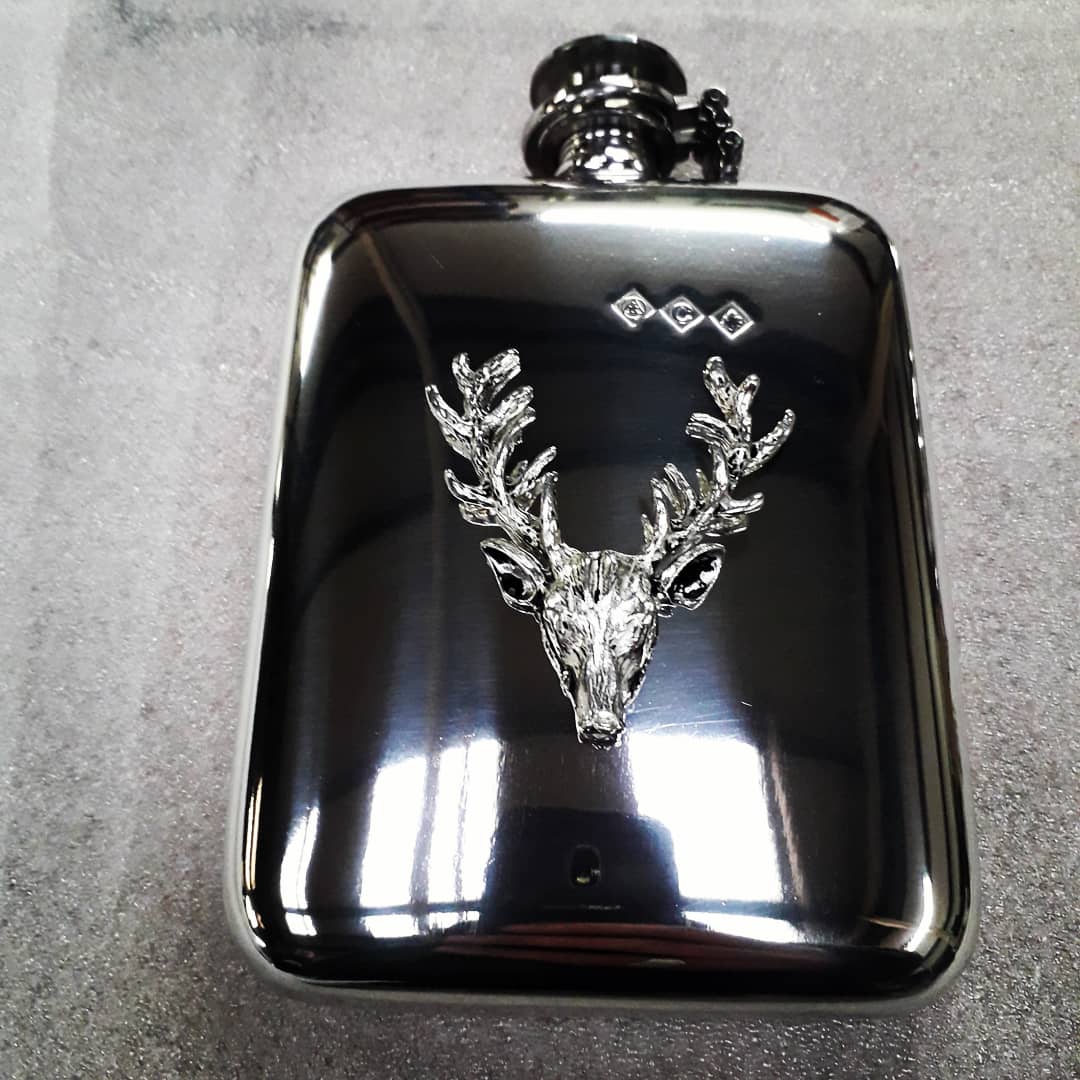 F133 6oz stamped flask with Stag head badge (image for) F133 6oz stamped flask with Stag head badge